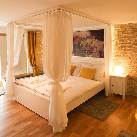 Апартаменты Rebel House Фридлант-над-Остравици Экстерьер фото