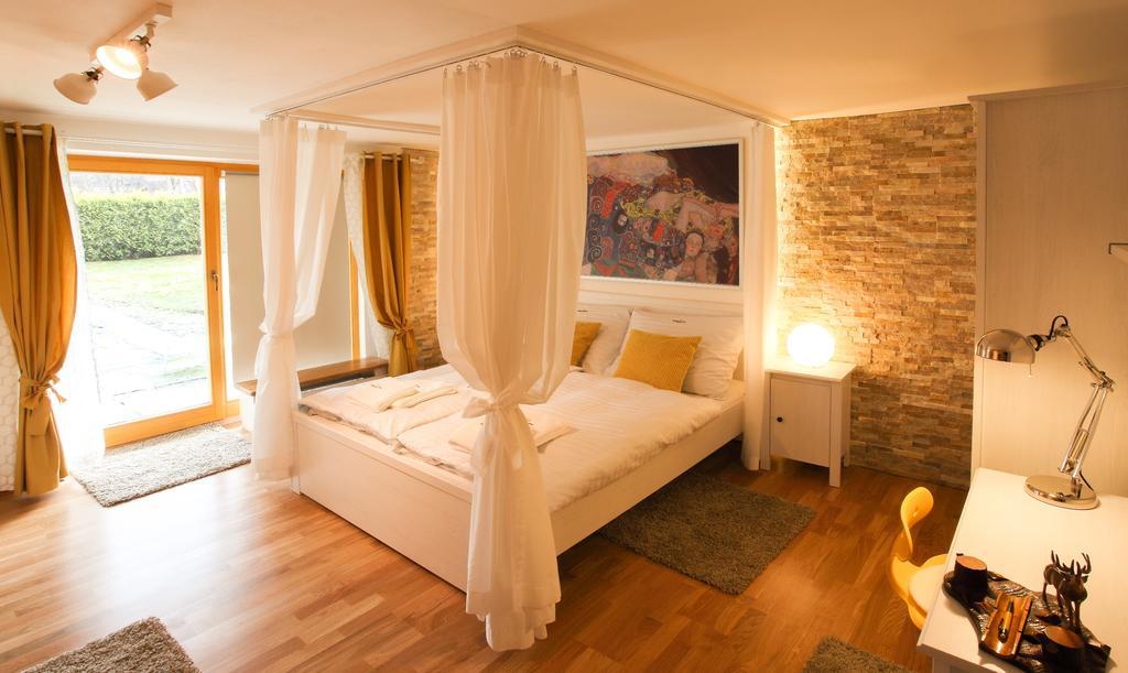 Апартаменты Rebel House Фридлант-над-Остравици Экстерьер фото