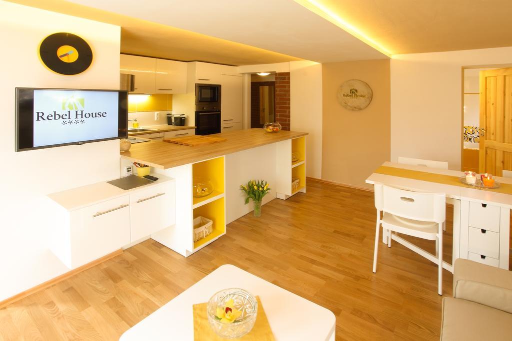 Апартаменты Rebel House Фридлант-над-Остравици Экстерьер фото